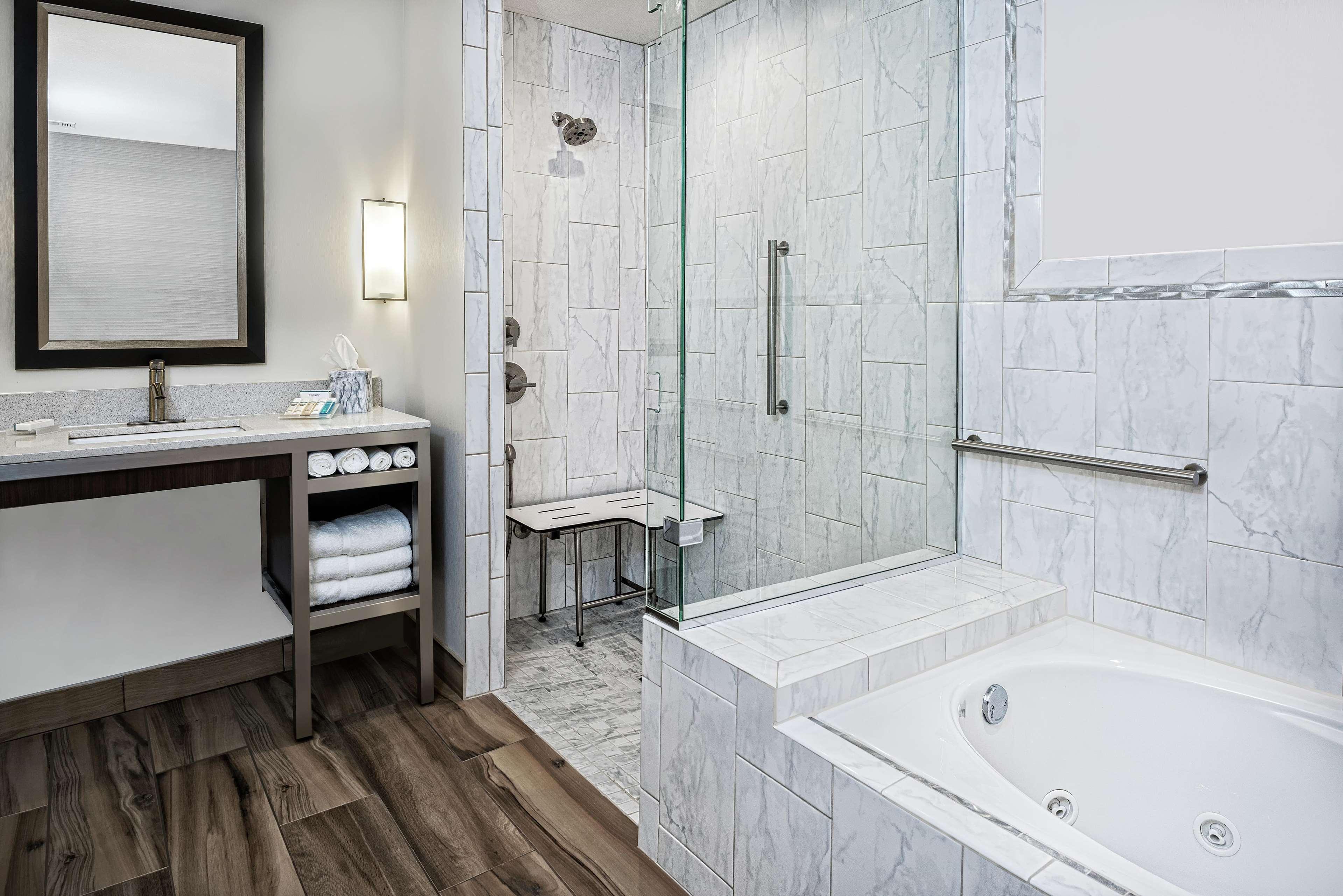 Hilton Garden Inn Сан Маркос Экстерьер фото
